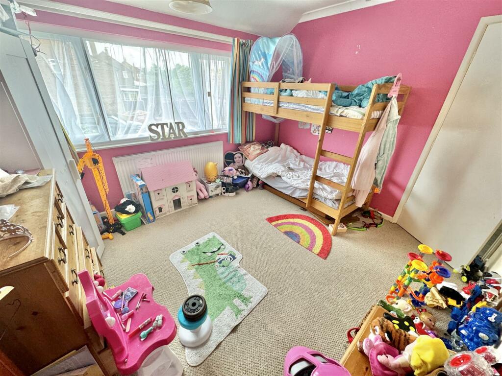 BEDROOM 2