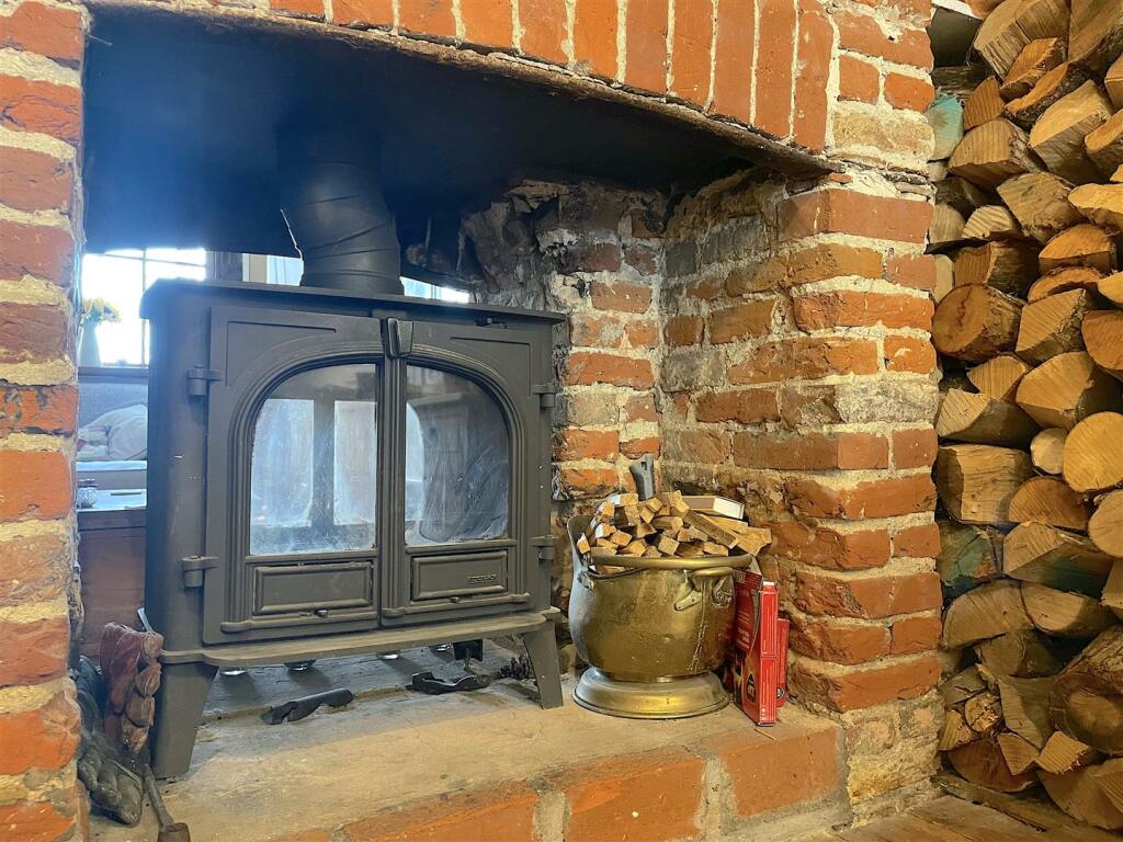 Log Burner (1).jpeg