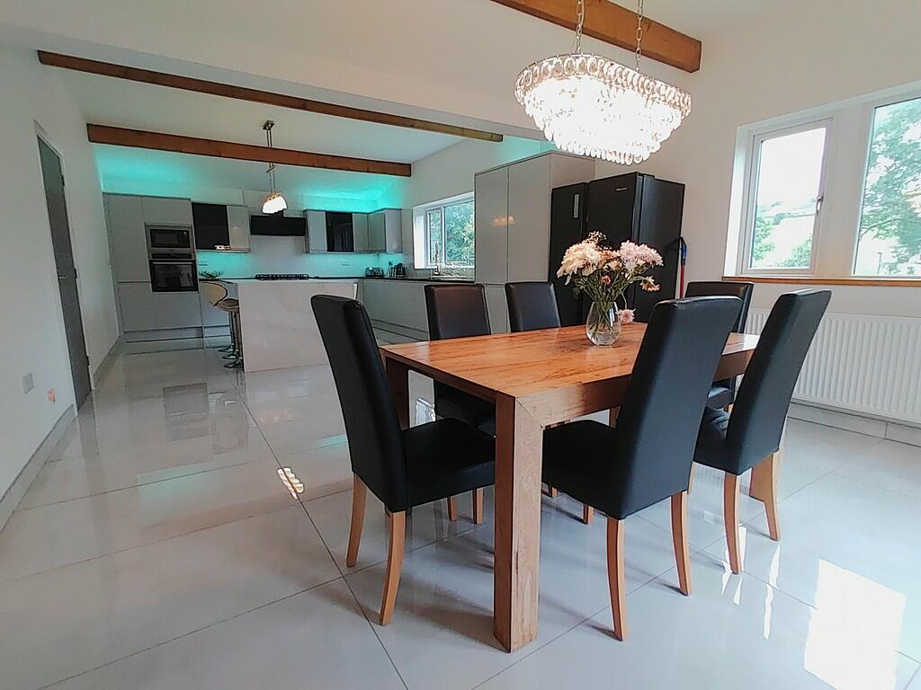 Kitchen &amp; Din...