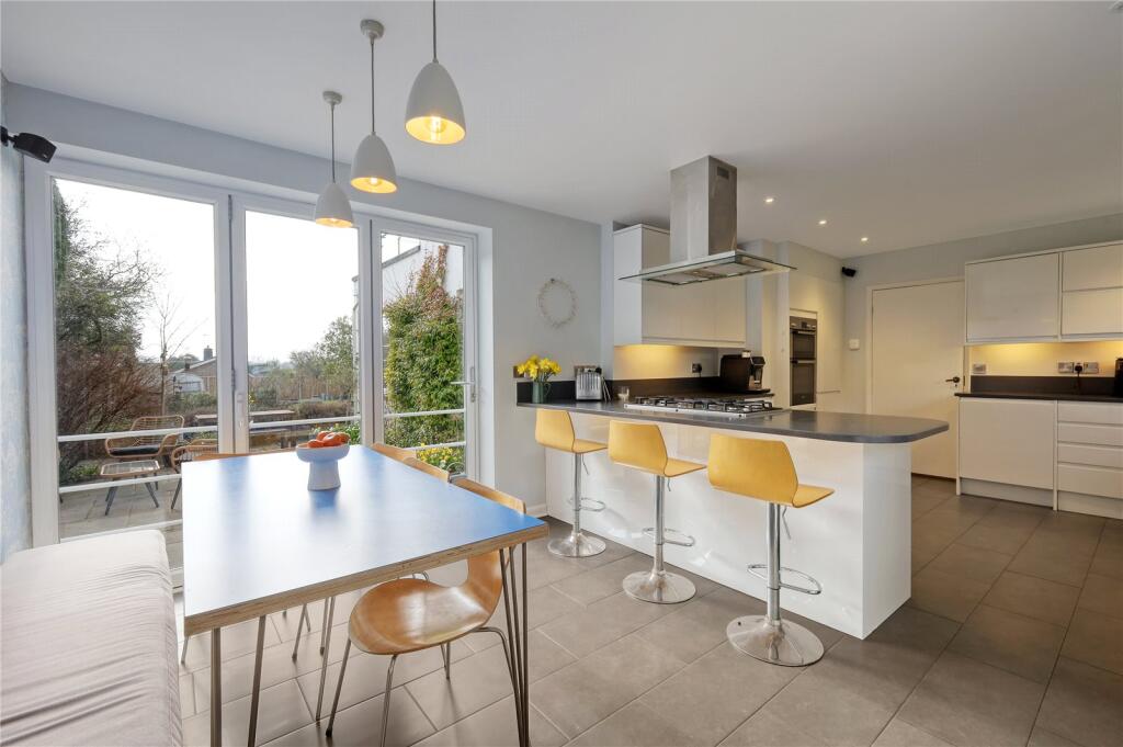 Kitchen/Breakfast Rm