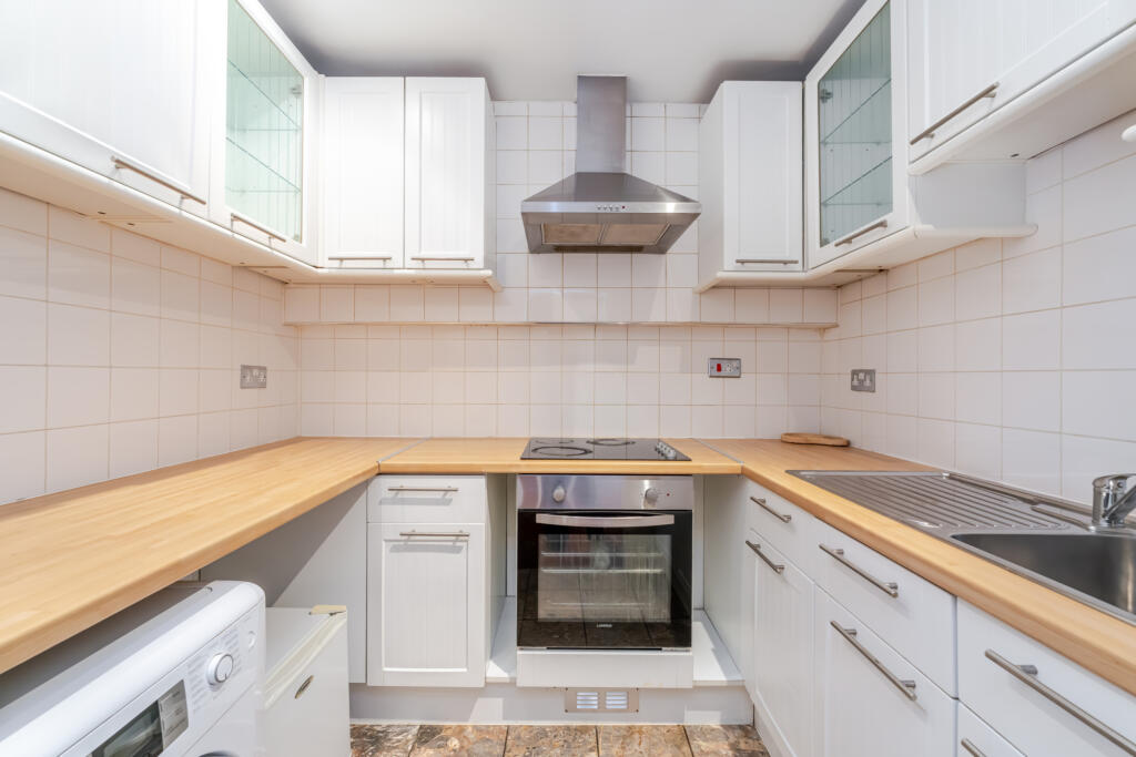 Flat3-2,2KennowayDr-12