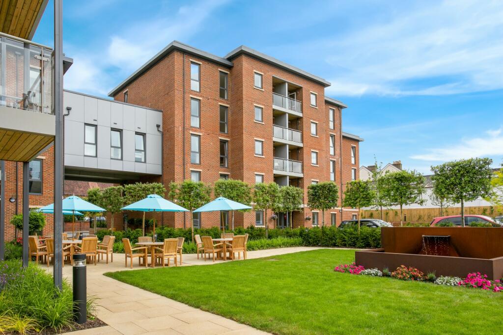 Spacious communal garden 