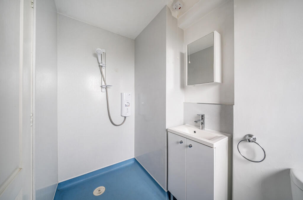 1381553-17-691747...