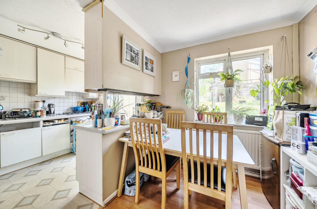 1311884-4-685589d...