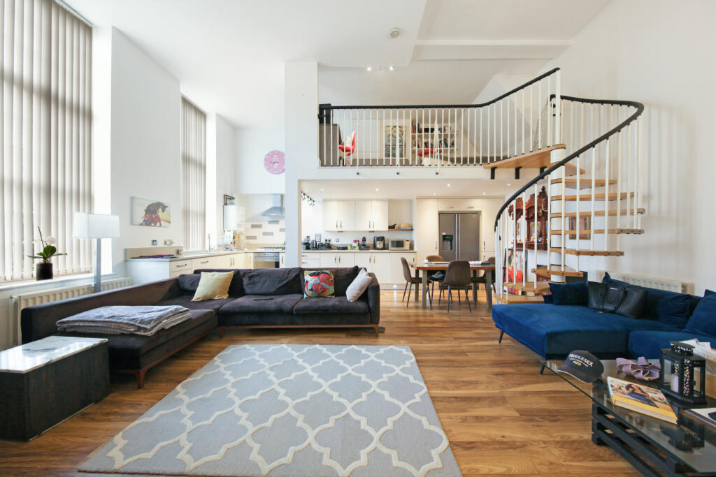 2 Bedroom Flat For Sale