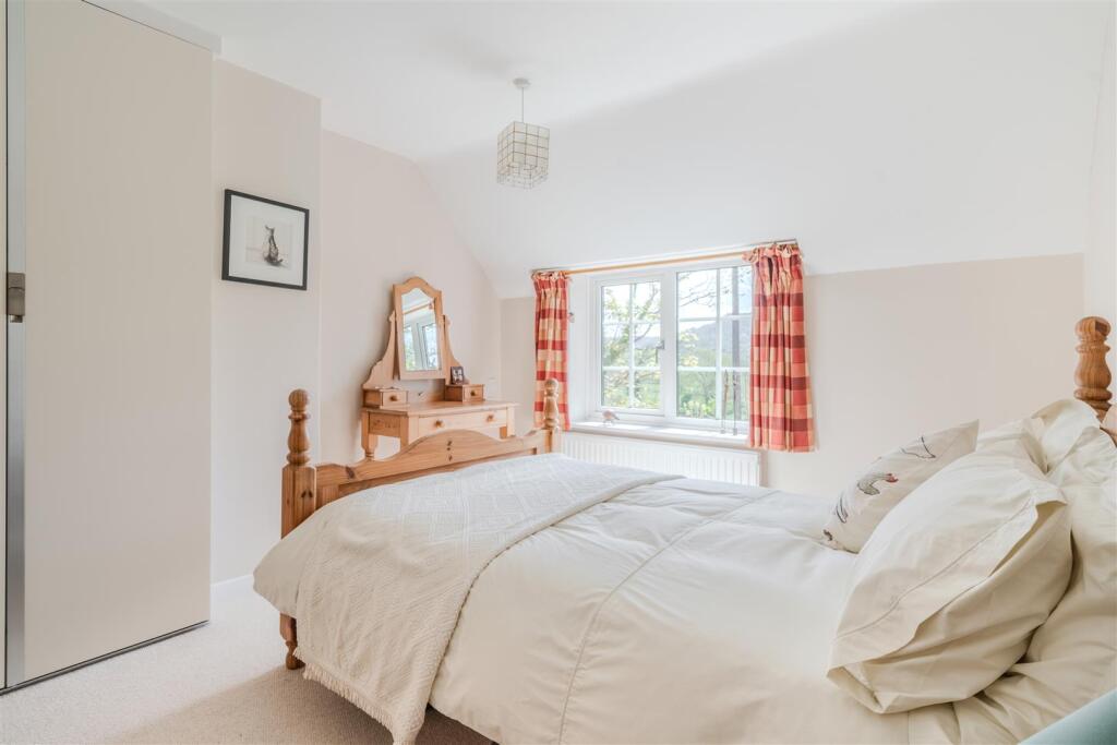 Bedroom 4.jpg