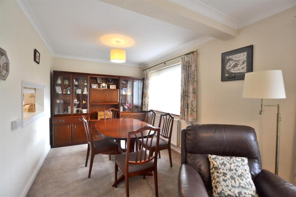 Dining Room 1.JPG