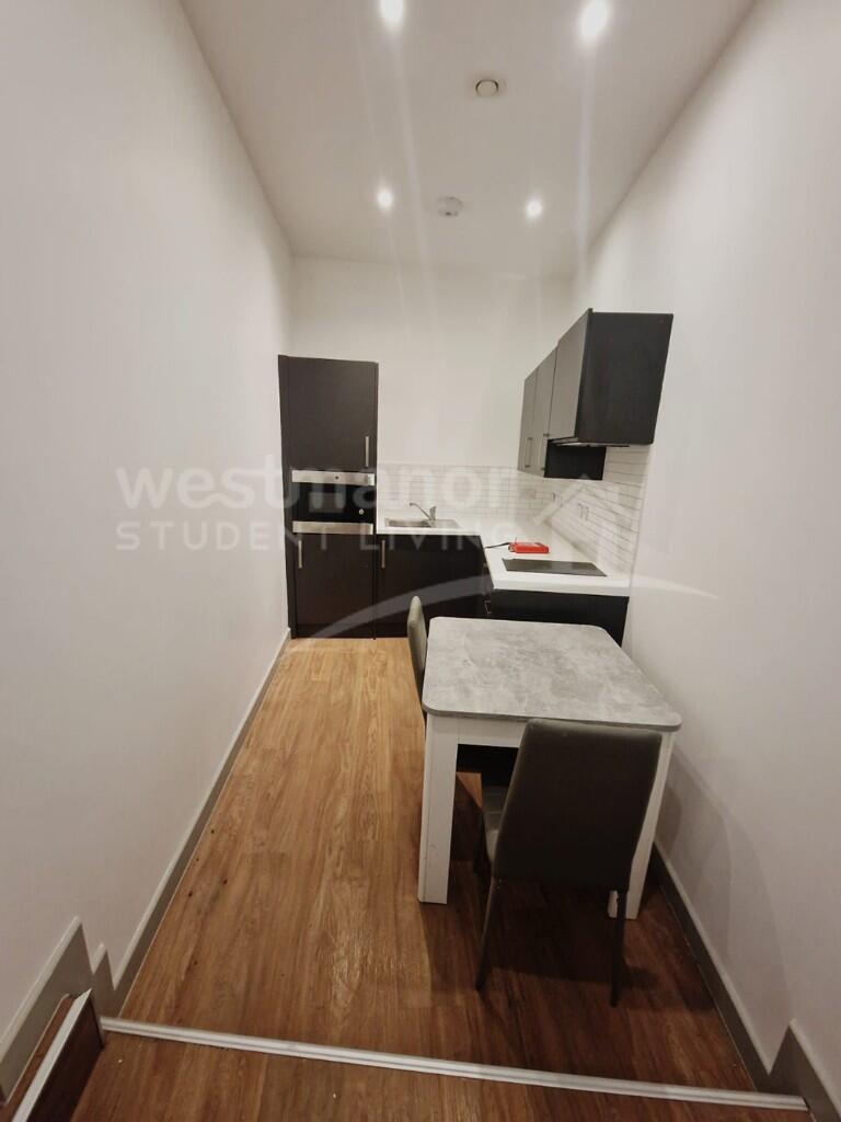 FLAT 22