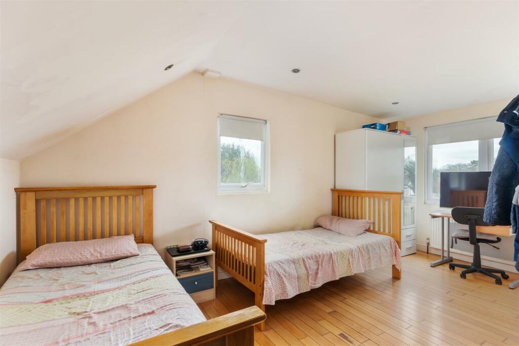 Shaldon Drive Ph14 (2).jpg
