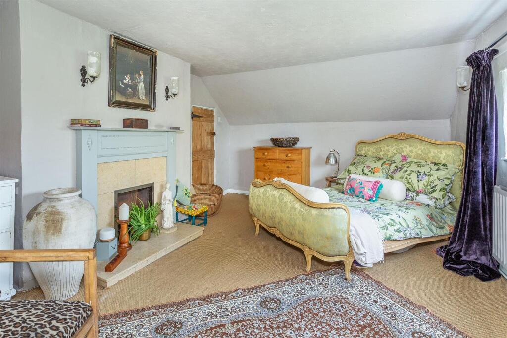 13_bedroom_1b.jpg