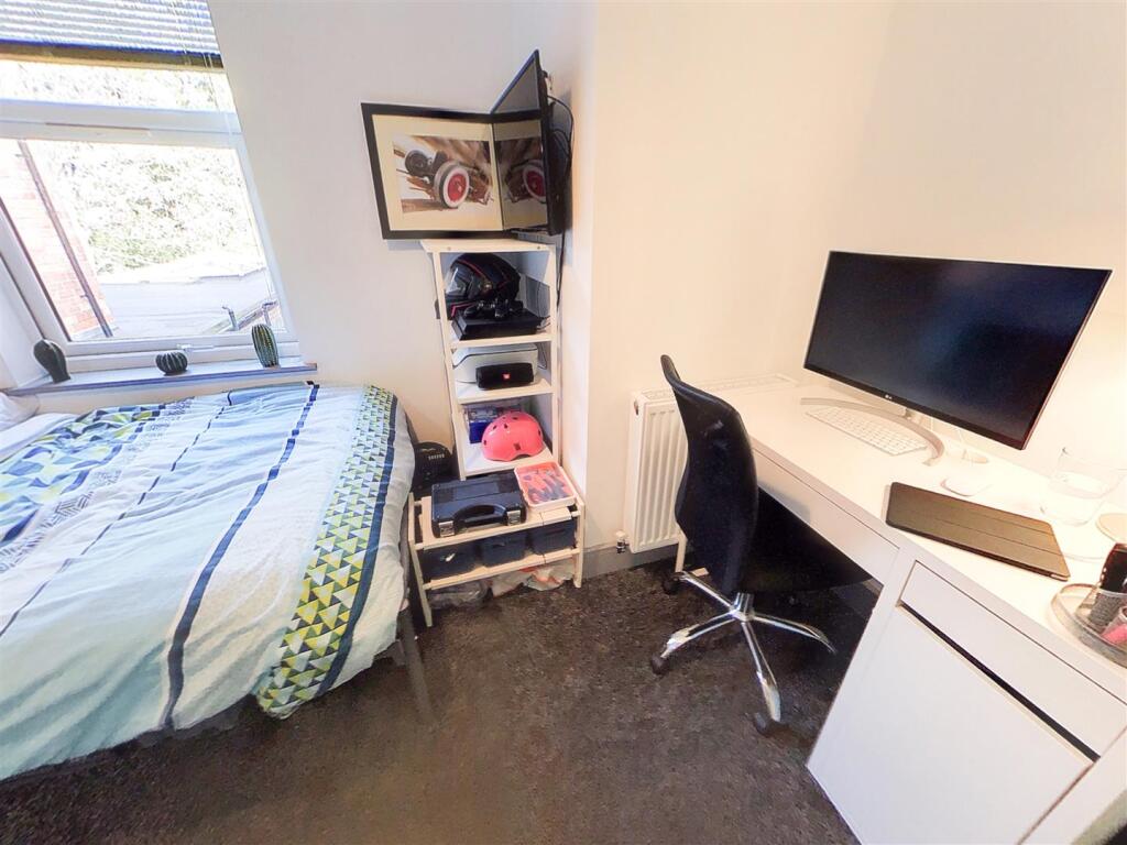 Screenshot 2024-10-0