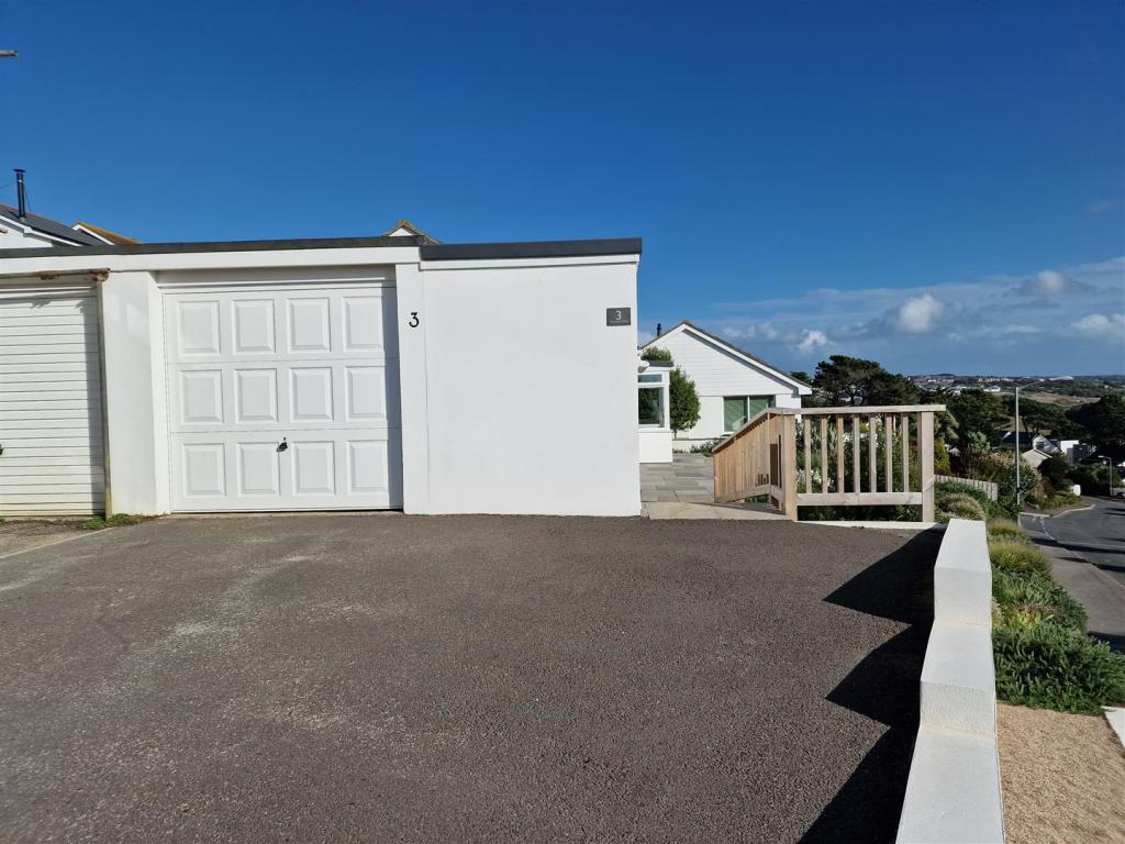 Garage and Drive.jpg