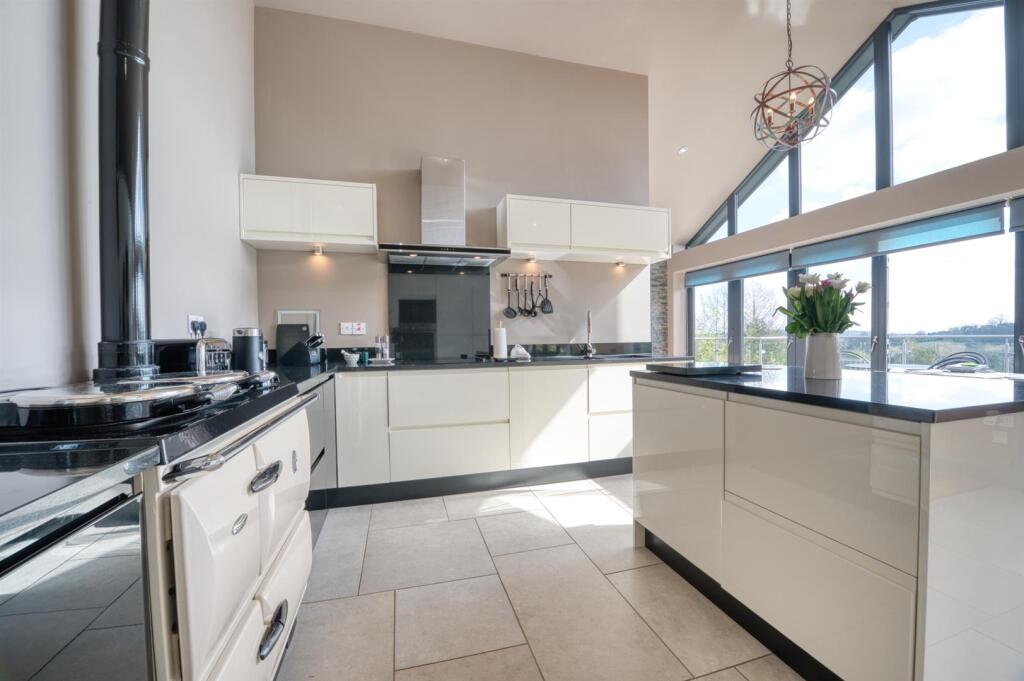 Kitchen - stove and hob.jpg