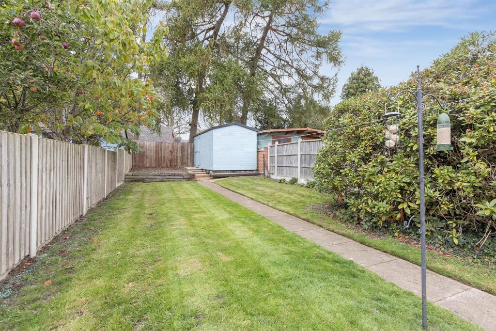 7 Shenstone Avenue, Rugby (15).jpg