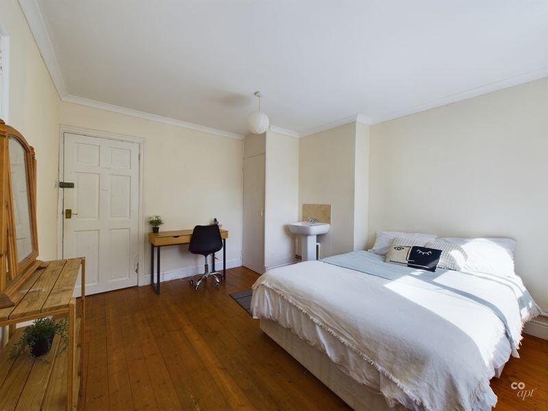 bed 5 