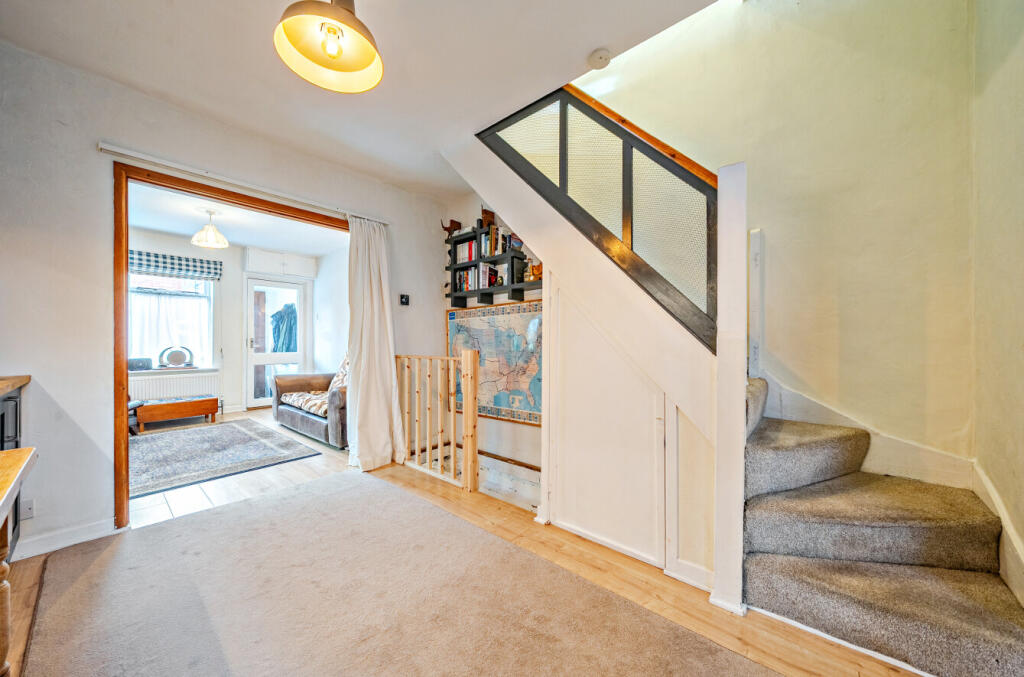 1386201-7-692972b56932f