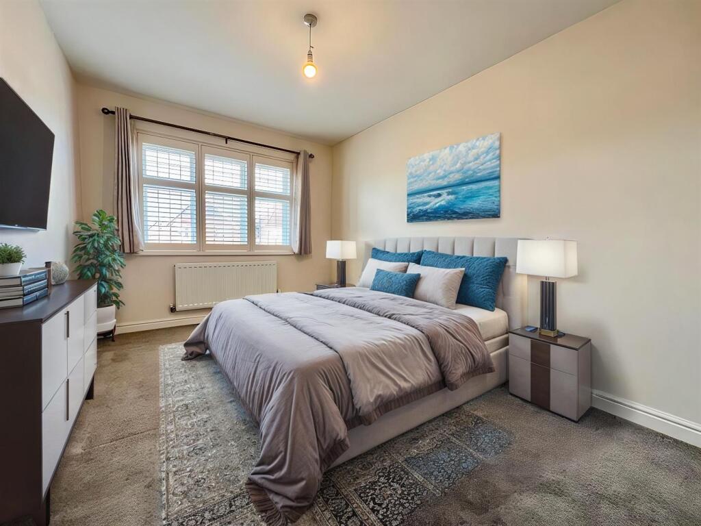 26-Bedroom - Bedroom - Standard - 2.jpg