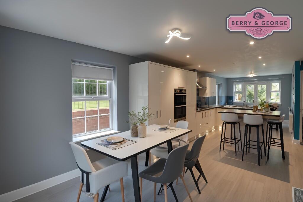 KITCHEN /DINING AREA