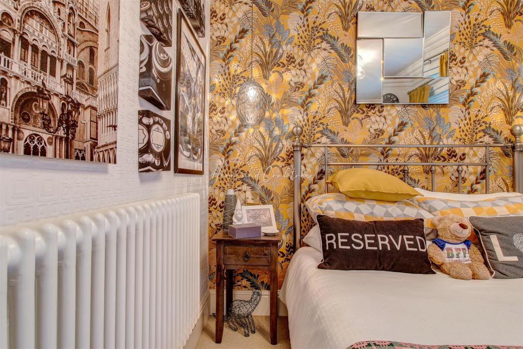 Elan Close, Aberdare, HernCrabtree (30).jpg