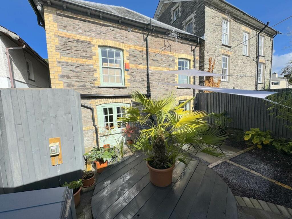 Courtyard2