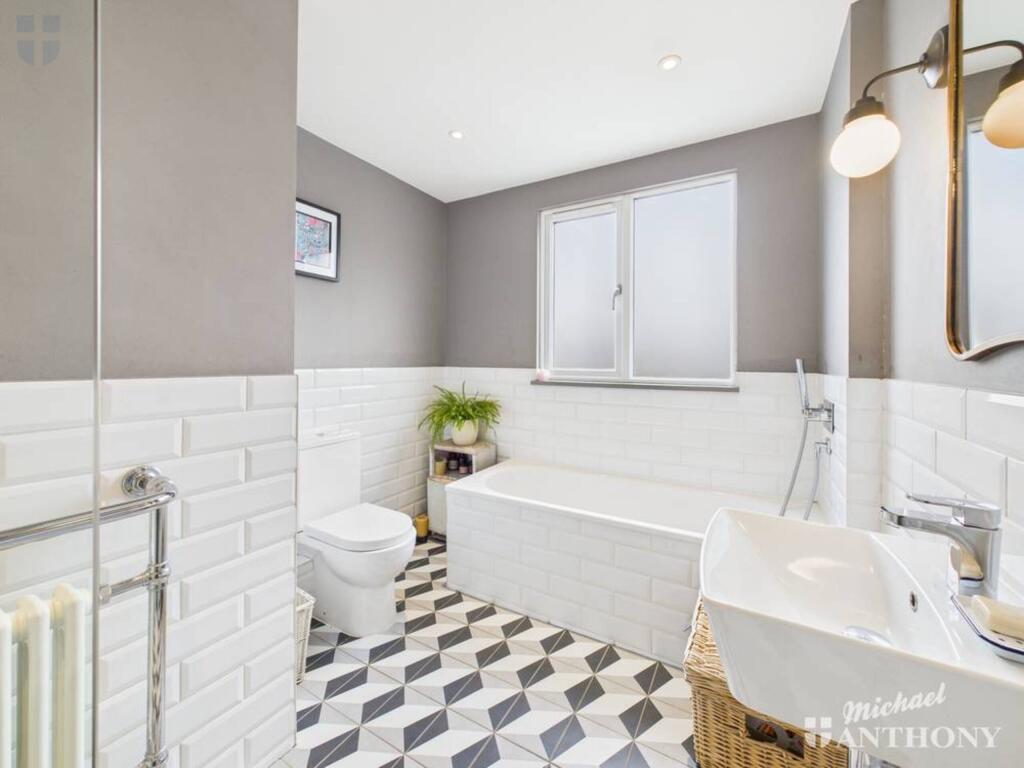 CAM03852G0-PR0224-STILL002-thumbnail-h750-70