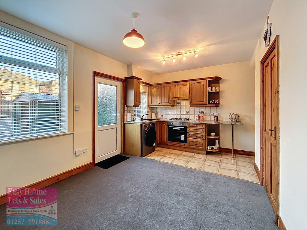 Kitchen/Living Ro...