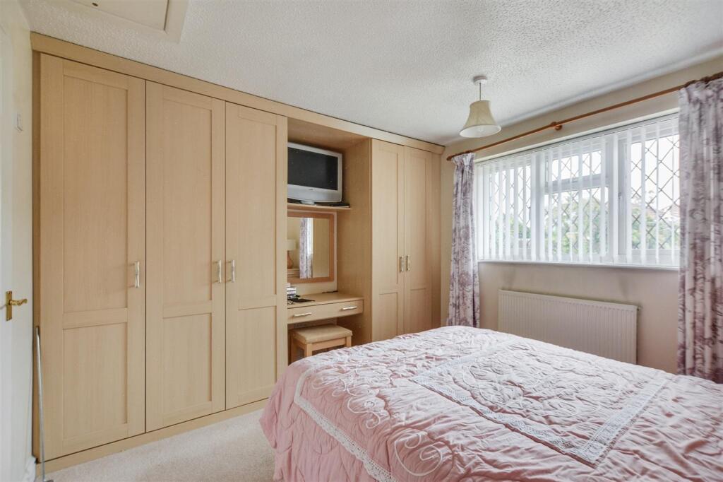 Bedroom 1_1.jpeg