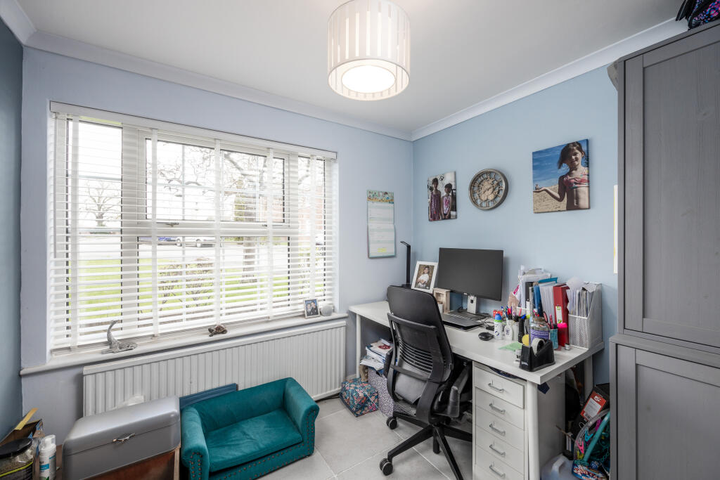 1 Barnet Way, HP22 5DN-32