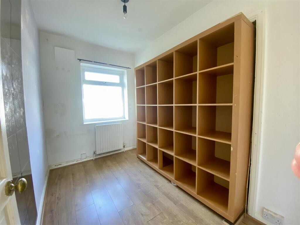 41 Otterburn Gardens Bed 3.jpg