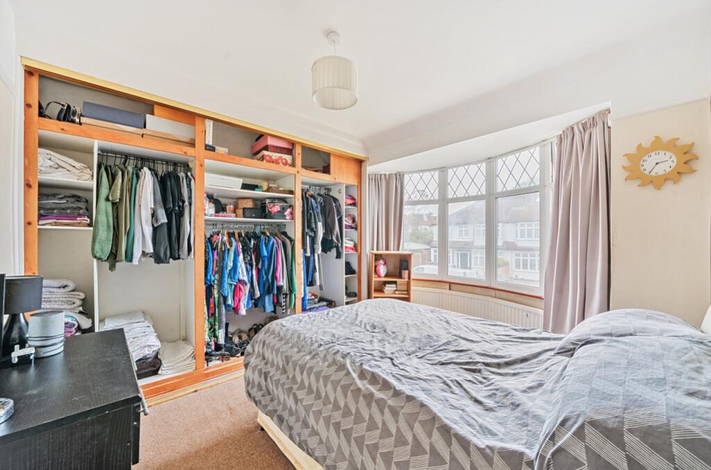 Double Bedroom Dean EweMove Cheam and Sutton