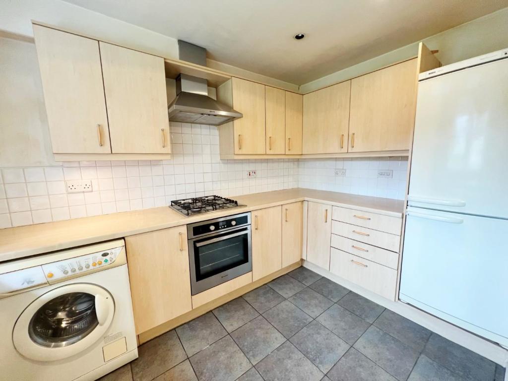 Kitchen 3.jpg