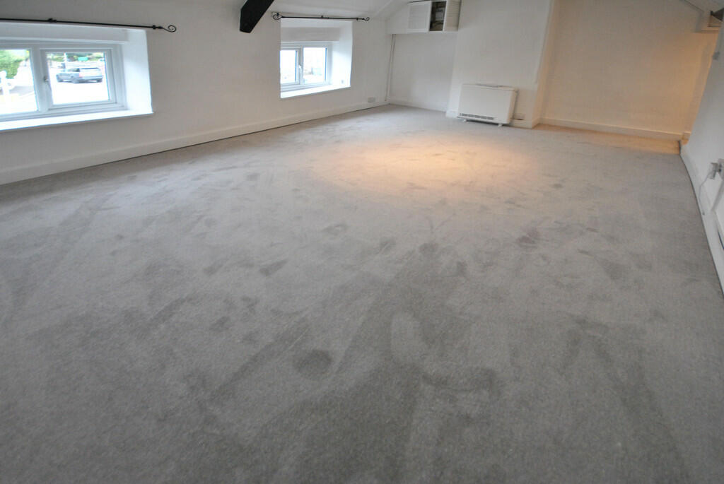 9. Sitting room