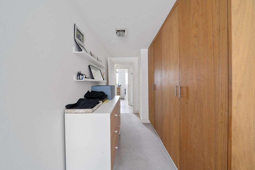 1300586-5-6841878...