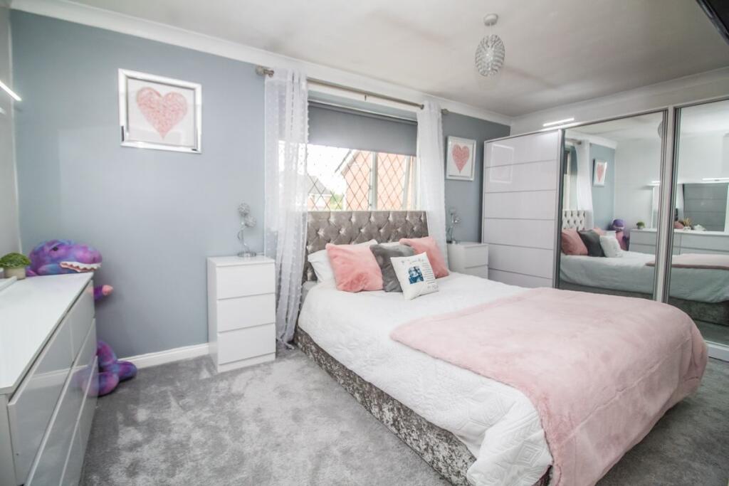 Bedroom One p3