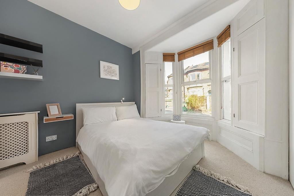 Bedroom (2).jpg