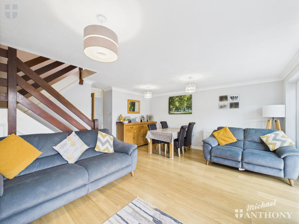 CAM03218G0-PR0705-STILL011