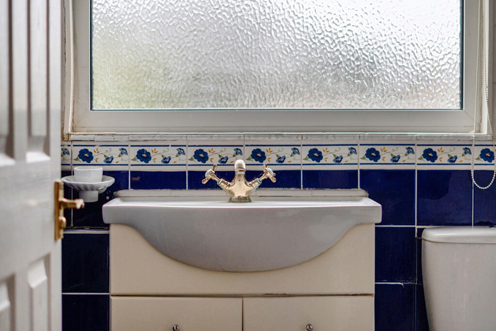 1387356-11-6942a7...