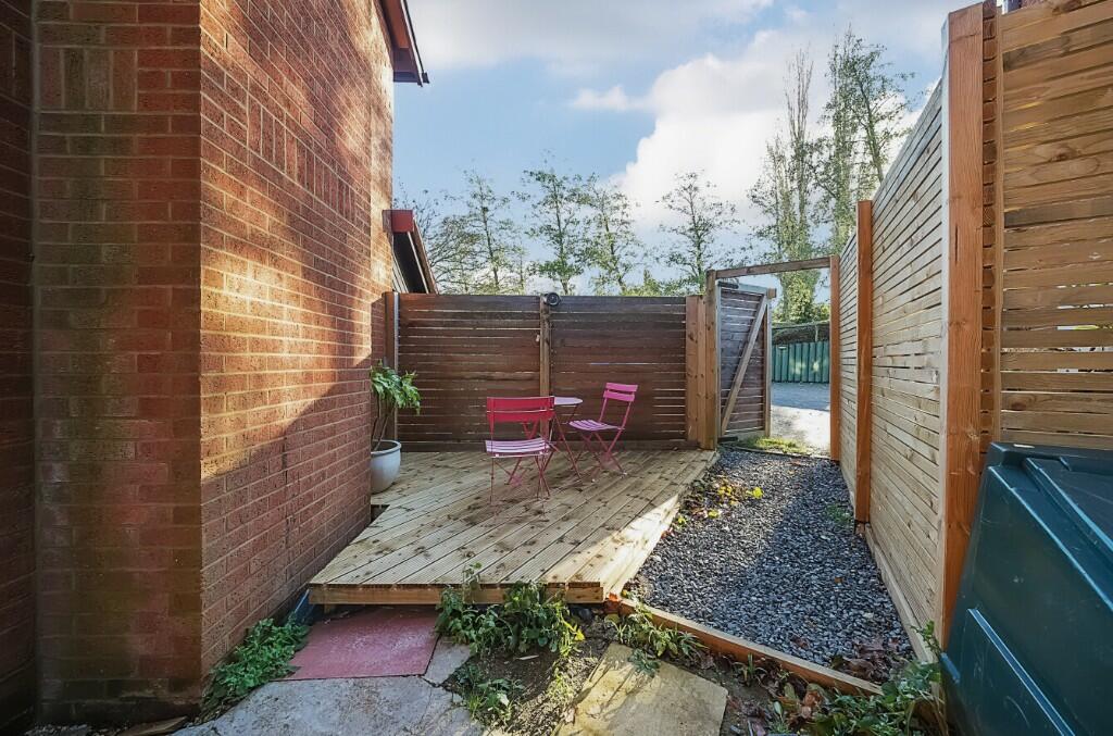 Annex patio 