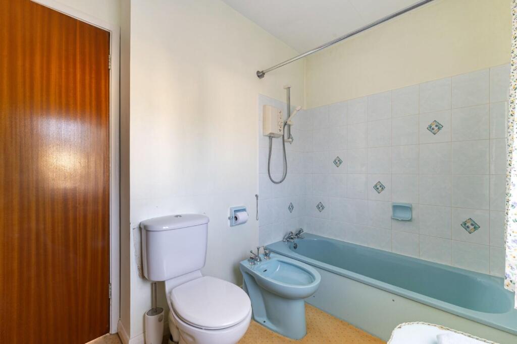 100524_53 Bouverie Avenue-23_low.jpg