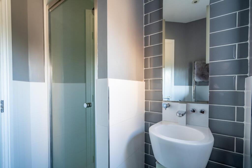 wayside lodge-14.jpg