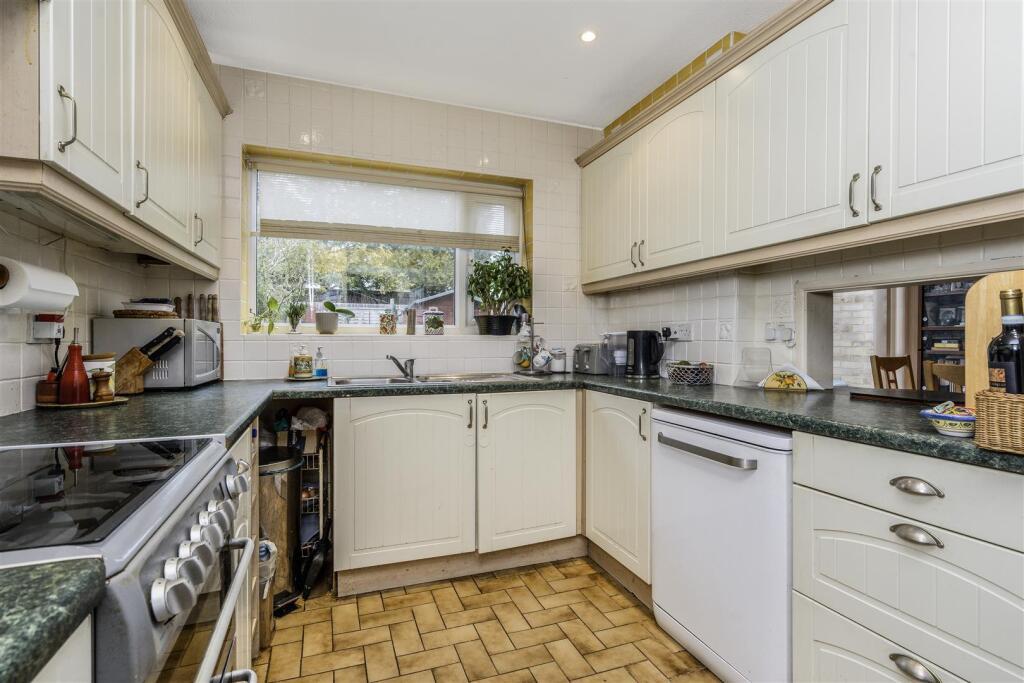 Davidson Frost-Wellings, DFW, Chiltern Avenue, Kit