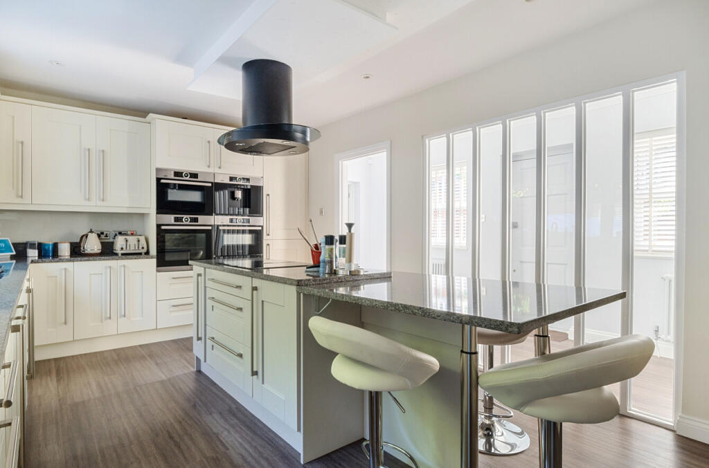 17-68223bc88f7d0-...