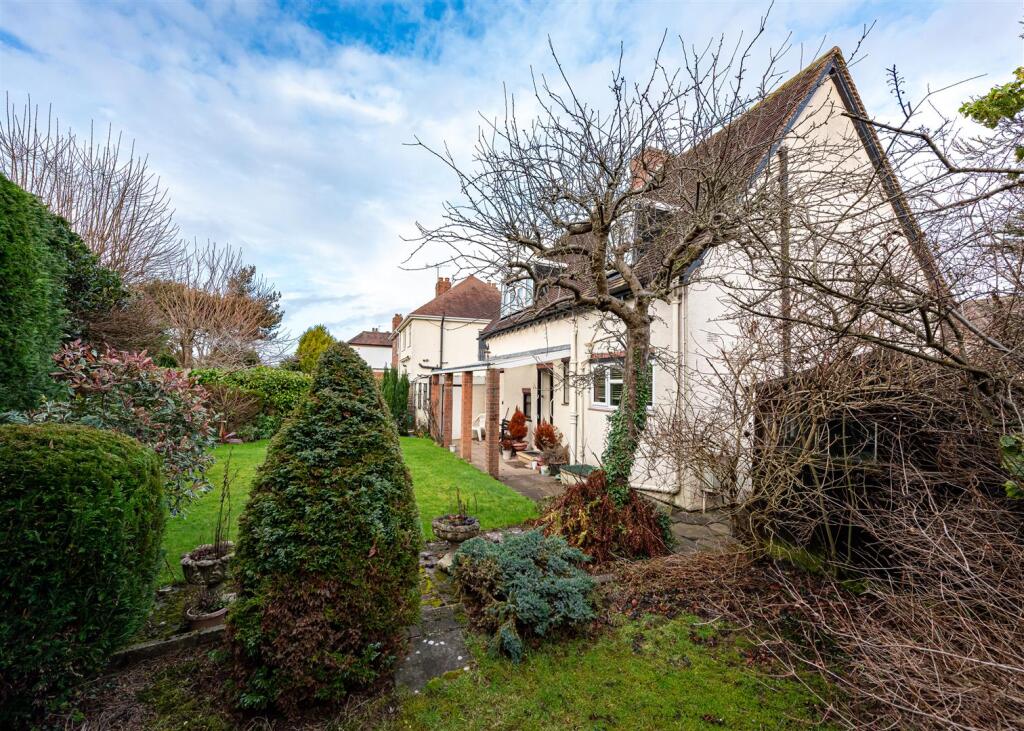 1 Lane Green Road-garden2 JAN25.jpg