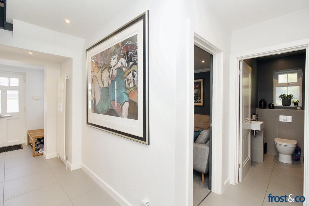 Entrance Hall to Lounge