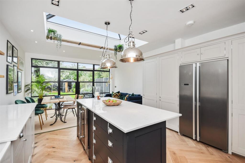 Stunning Open Plan Kitchen/Dining/Family Room