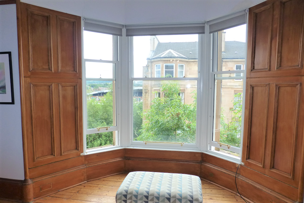 LOUNGE BAY WINDOW