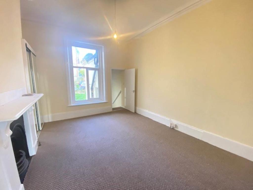 Bedroom pic 3