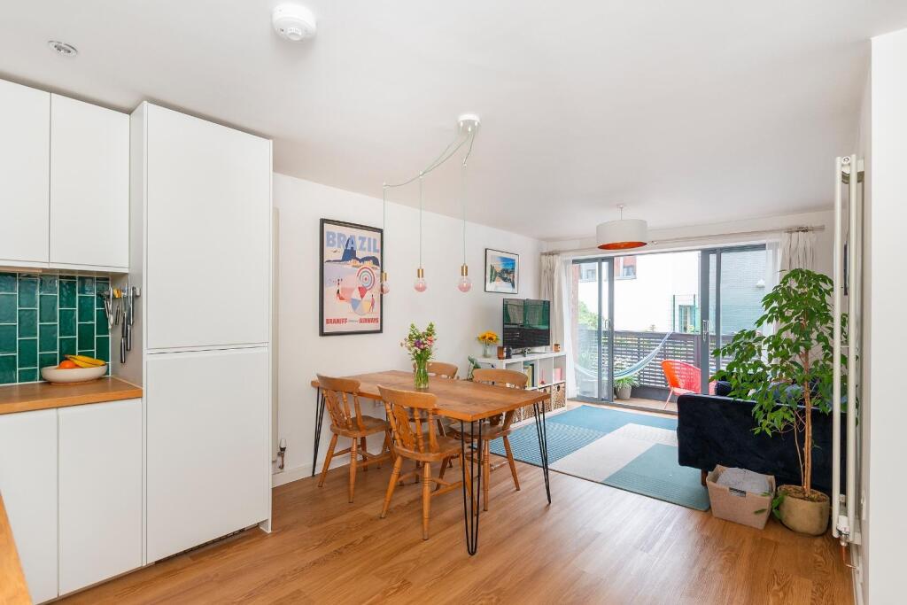 FT1KSE - Reception D.jpg