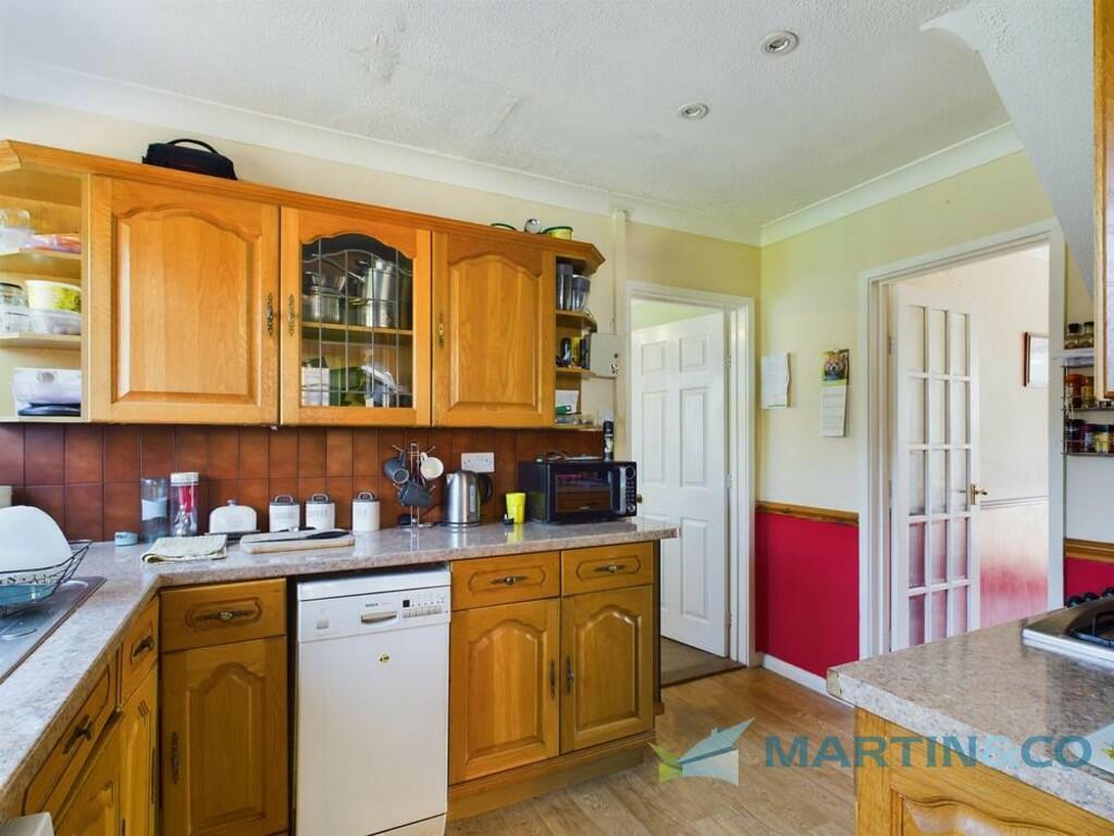 CAM02145G0-PR0024...