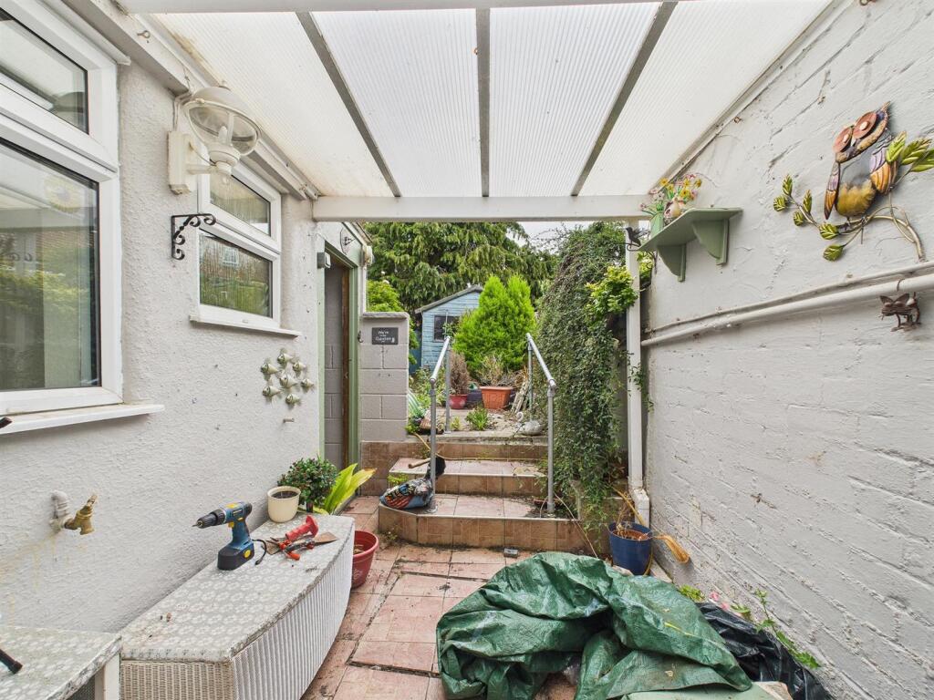 8 - Maldowers Lane.jpg